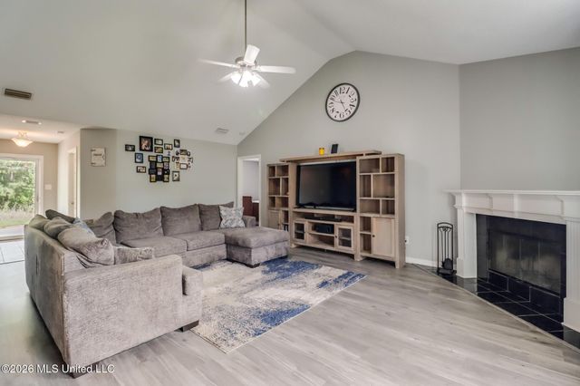 15916 Cottonwood Drive, Biloxi, MS 39532