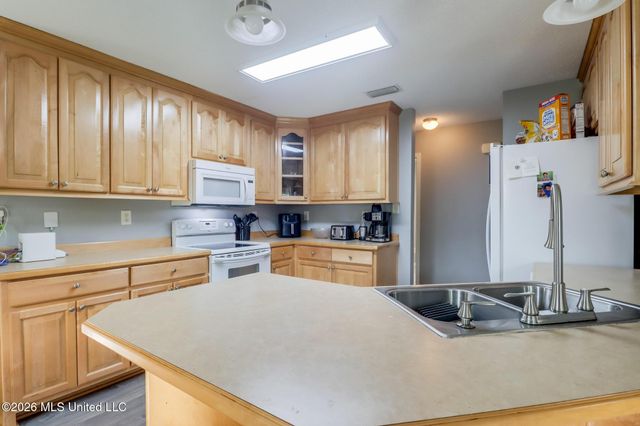 15916 Cottonwood Drive, Biloxi, MS 39532