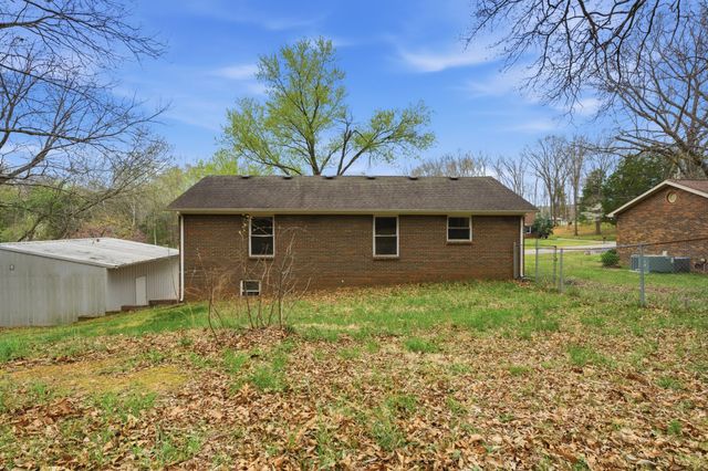 1935 Dinsmore Rd, Clarksville, TN 37040