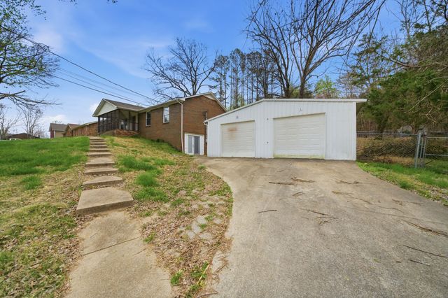 1935 Dinsmore Rd, Clarksville, TN 37040