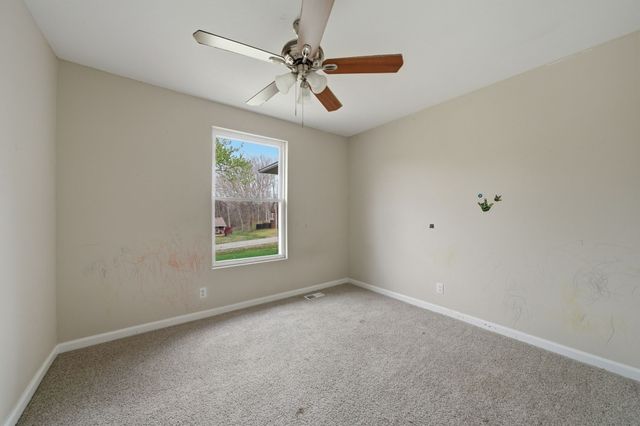 1935 Dinsmore Rd, Clarksville, TN 37040