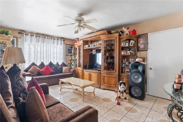 5300 Noble Street, Riverside, CA 92503