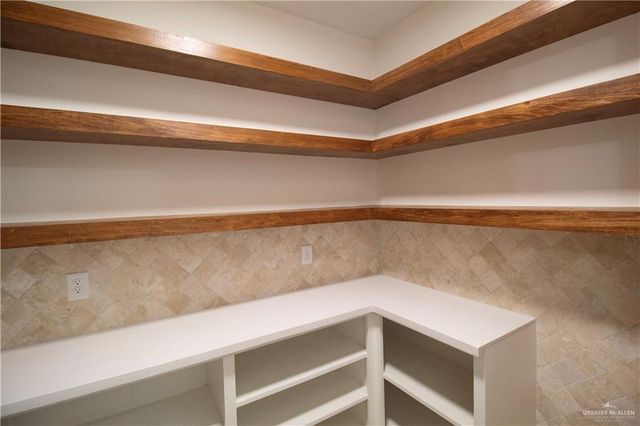 23713 Oak Hill Drive, Edcouch, TX 78538