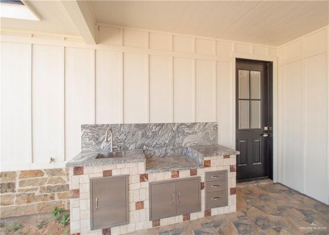 23713 Oak Hill Drive, Edcouch, TX 78538