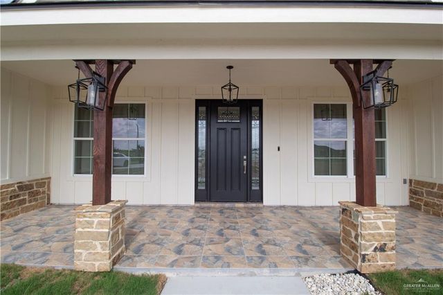 23713 Oak Hill Drive, Edcouch, TX 78538