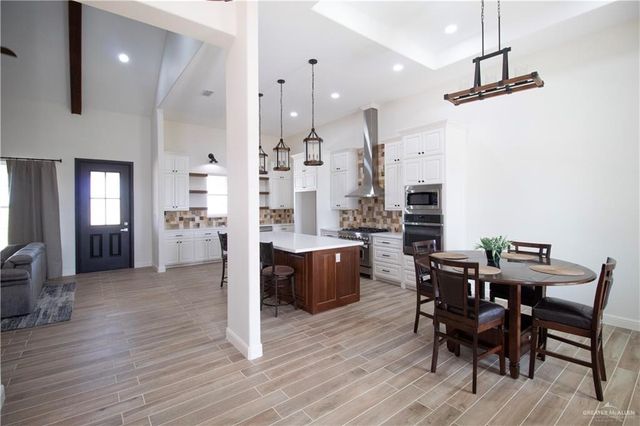 23713 Oak Hill Drive, Edcouch, TX 78538