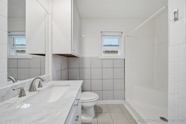 917 S Armstrong Avenue E, Bartlesville, OK 74003