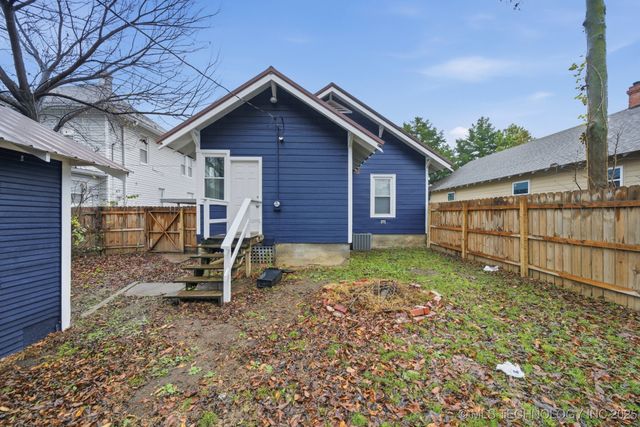 917 S Armstrong Avenue E, Bartlesville, OK 74003