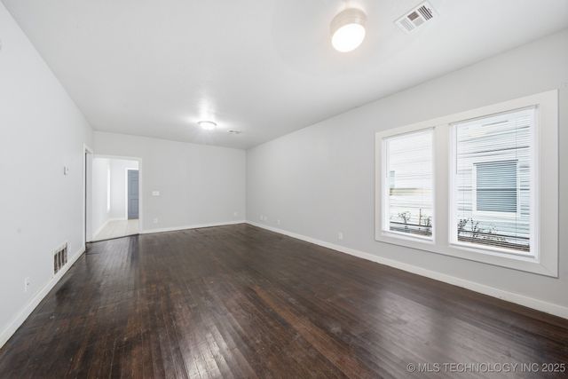 917 S Armstrong Avenue E, Bartlesville, OK 74003