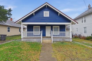 917 S Armstrong Avenue E, Bartlesville, OK 74003