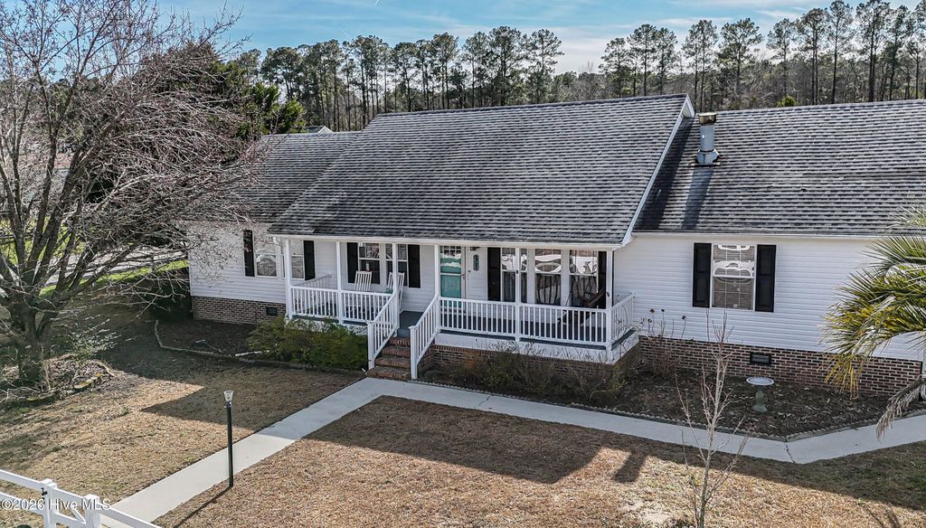 33 Sellers Cove Way NE, Winnabow, NC 28479