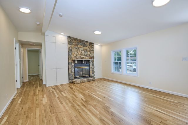 10 Crescent Park Road, Westport, CT 06880