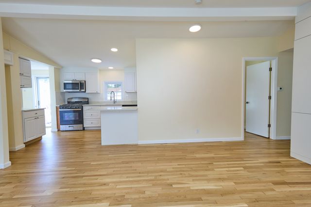 10 Crescent Park Road, Westport, CT 06880