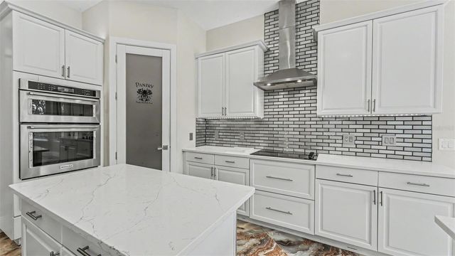 521 CHELSEA AVENUE, Davenport, FL 33837