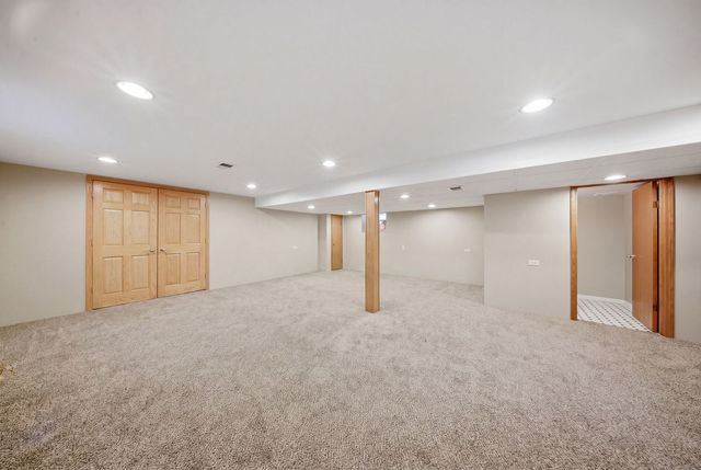 5325 N Meade Avenue, Chicago, IL 60630