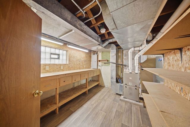 5325 N Meade Avenue, Chicago, IL 60630