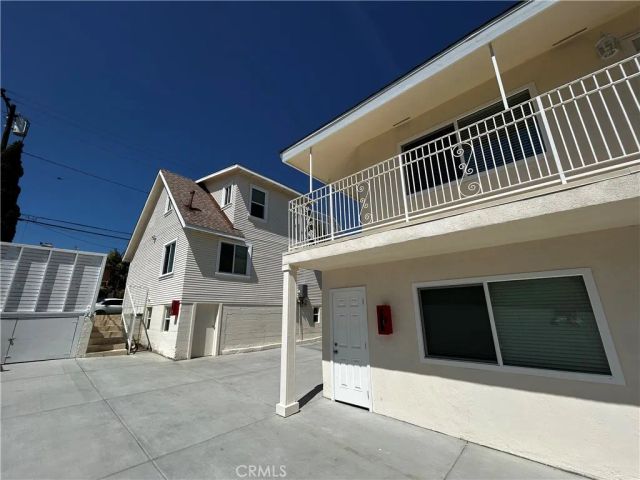 2722 E WALL Street C-D, Signal Hill, CA 90755