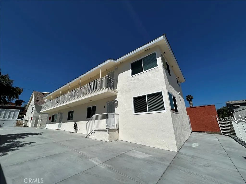 2722 E WALL Street C-D, Signal Hill, CA 90755