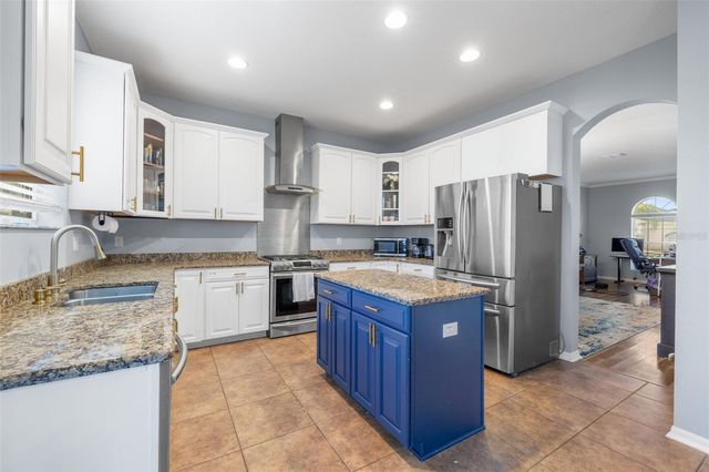 10744 BREAKING ROCKS DRIVE, Tampa, FL 33647