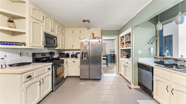 3681 Clubhouse Lane SE, Conyers, GA 30094