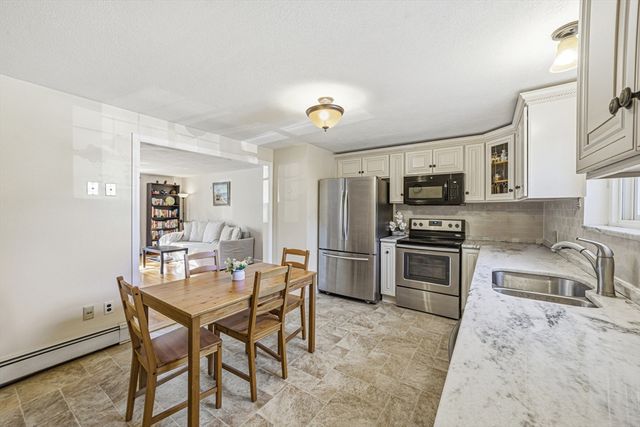 119 Emerson Gardens Rd 119, Lexington, MA 02420