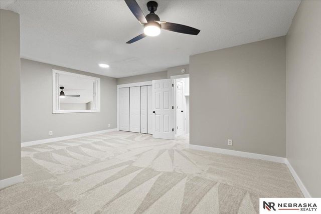 10487 Lawndale Plaza, Omaha, NE 68134