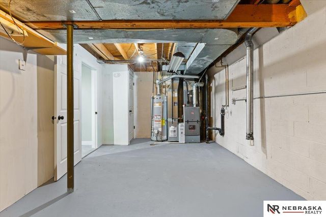 10487 Lawndale Plaza, Omaha, NE 68134