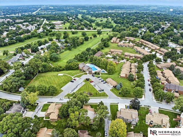 10487 Lawndale Plaza, Omaha, NE 68134