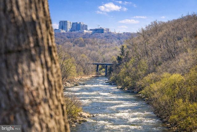 1159 CREST LN, Mclean, VA 22101