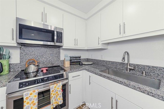 7395 Olive Grove St, Riverside, CA 92507