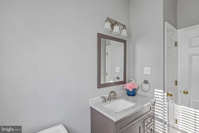 27 QUEENSBORO TER, Hightstown, NJ 08520