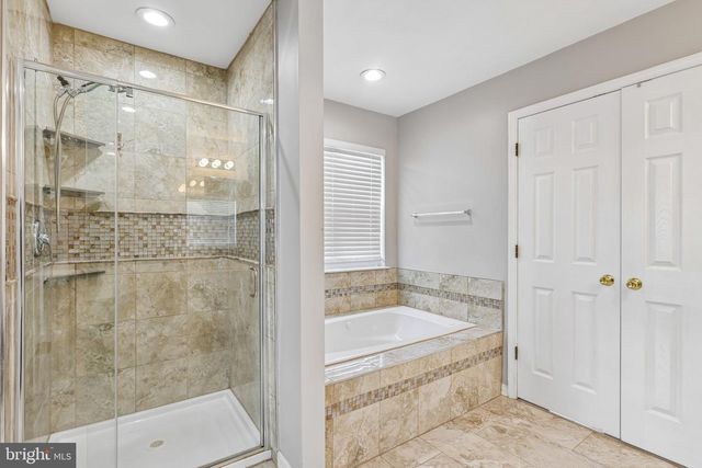 27 QUEENSBORO TER, Hightstown, NJ 08520