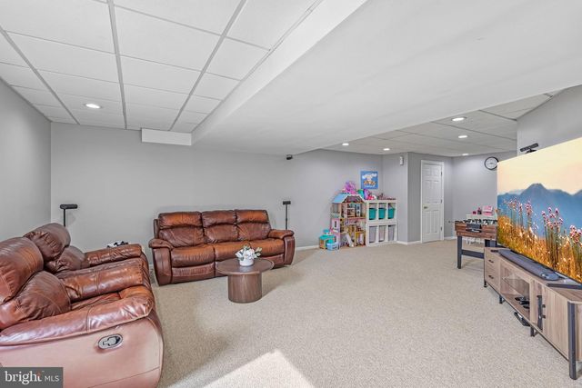 27 QUEENSBORO TER, Hightstown, NJ 08520