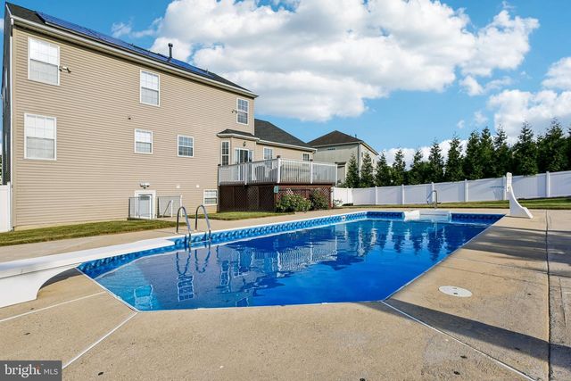 27 QUEENSBORO TER, Hightstown, NJ 08520