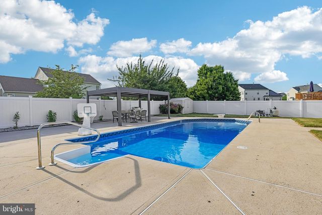 27 QUEENSBORO TER, Hightstown, NJ 08520