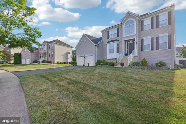 27 QUEENSBORO TER, Hightstown, NJ 08520