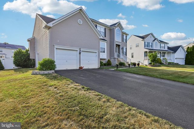27 QUEENSBORO TER, Hightstown, NJ 08520