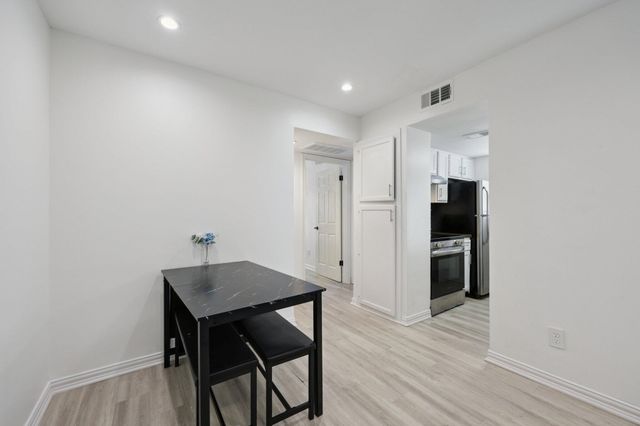 9520 Royal Lane 110, Dallas, TX 75243