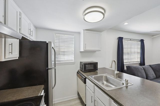 9520 Royal Lane 110, Dallas, TX 75243