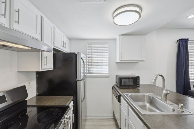 9520 Royal Lane 110, Dallas, TX 75243