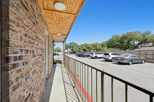 9520 Royal Lane 110, Dallas, TX 75243