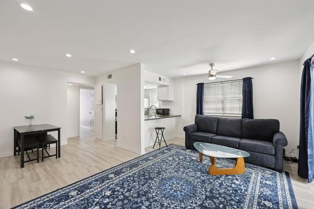 9520 Royal Lane 110, Dallas, TX 75243