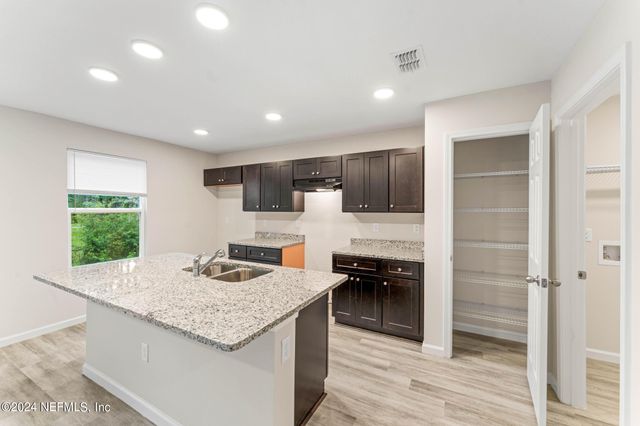 5428 CHENANGO Boulevard, Jacksonville, FL 32254