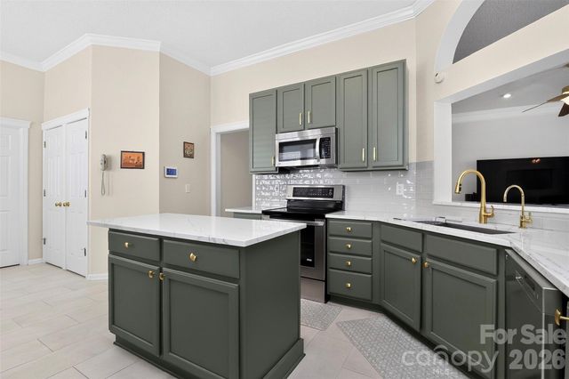 14642 Hawick Manor Lane, Pineville, NC 28134