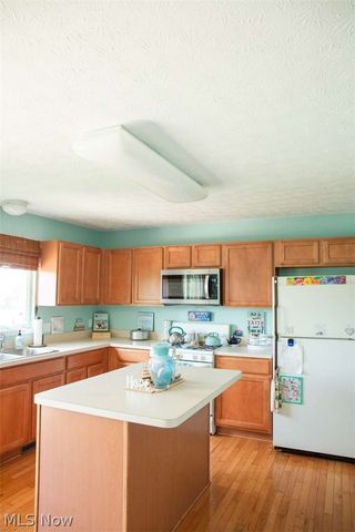 8820 Belton Drive, North Ridgeville, OH 44039