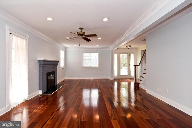 7125 HARRISON LN, Alexandria, VA 22306