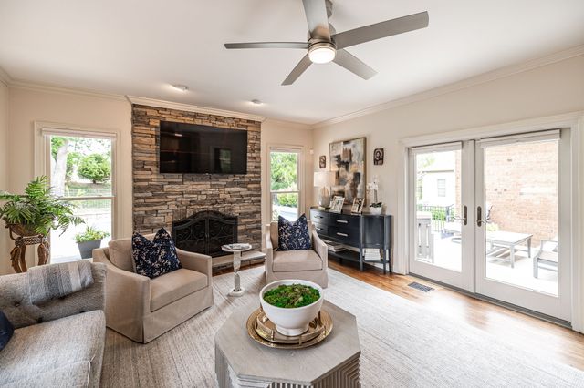 208 Pecan Ct, Gallatin, TN 37066