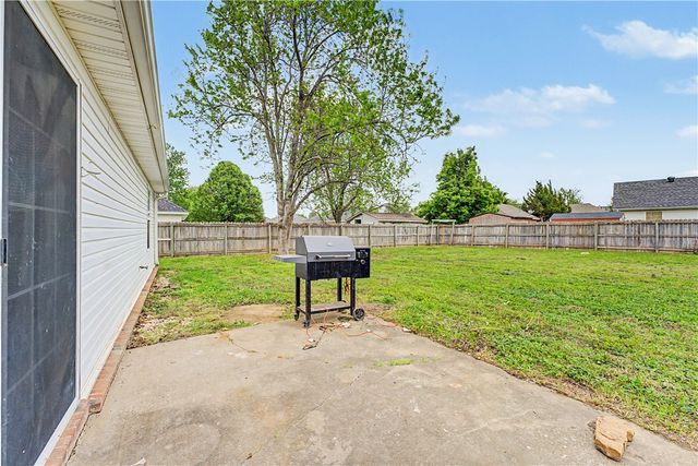 809 Emerald Street, Lowell, AR 72745