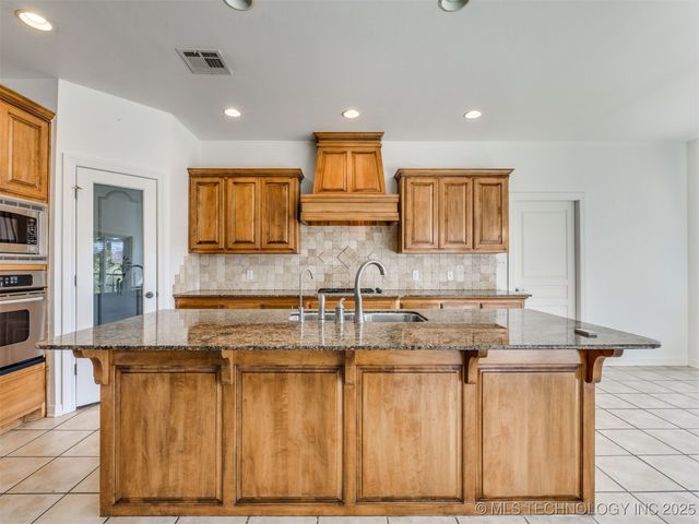 14806 S 52nd East Avenue, Bixby, OK 74008