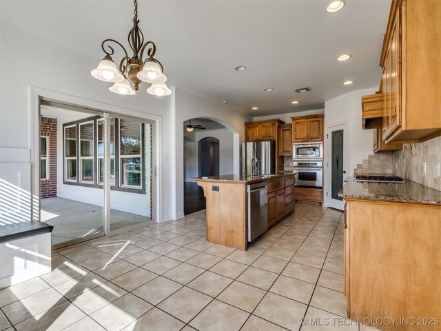 14806 S 52nd East Avenue, Bixby, OK 74008